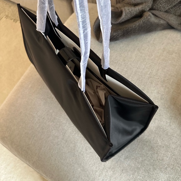 Tory Burch Black Tote Bag NEW - Picture 9 of 10